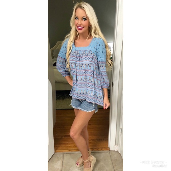 🌺 LAST 1! Floral Crochet Detail Top! - Picture 3 of 3